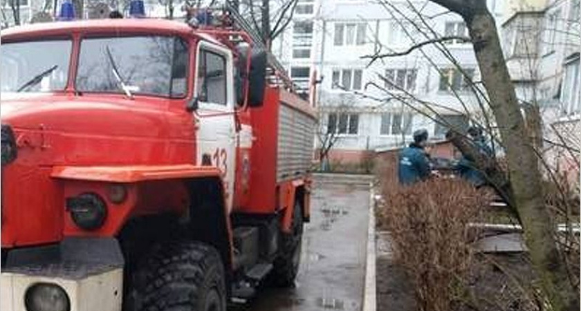 В пожаре в собственной квартире в Брянске погибла 49-летняя женщина