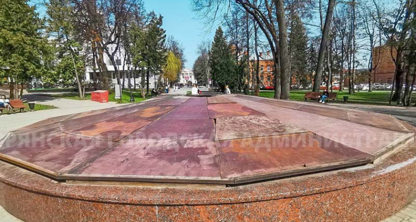 На бульваре Гагарина в Брянске к Новому году «запустили» фонтан