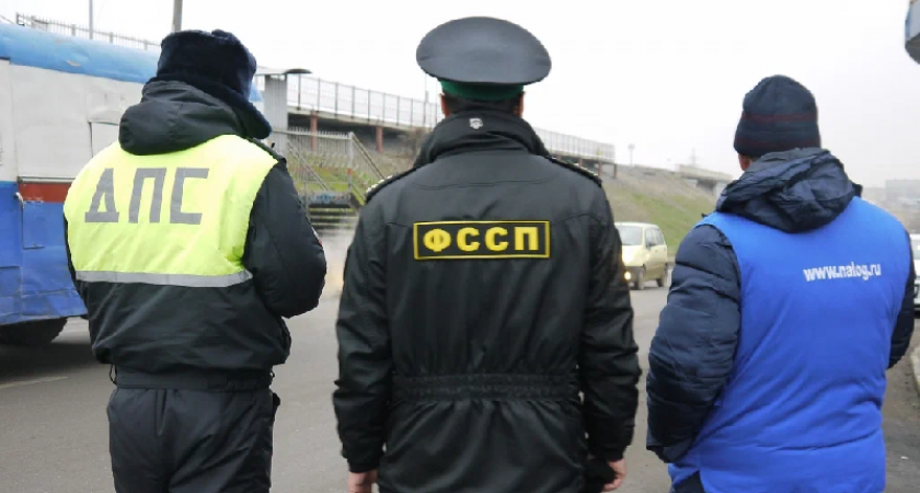 Охота за должниками и их авто: на российских дорогах стартовали совместные рейды инспекторов ГИБДД и судебных приставов «Должник»