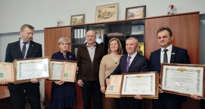 Гербы и флаги Трубчевского, Севского и Дятьковского районов внесены в Геральдический госреестр
