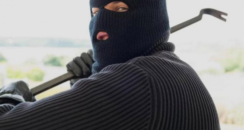 В брянском Фокино 20-летний рецидивист попался на магазинном разбое, «добыв» 10 тыс. рублей