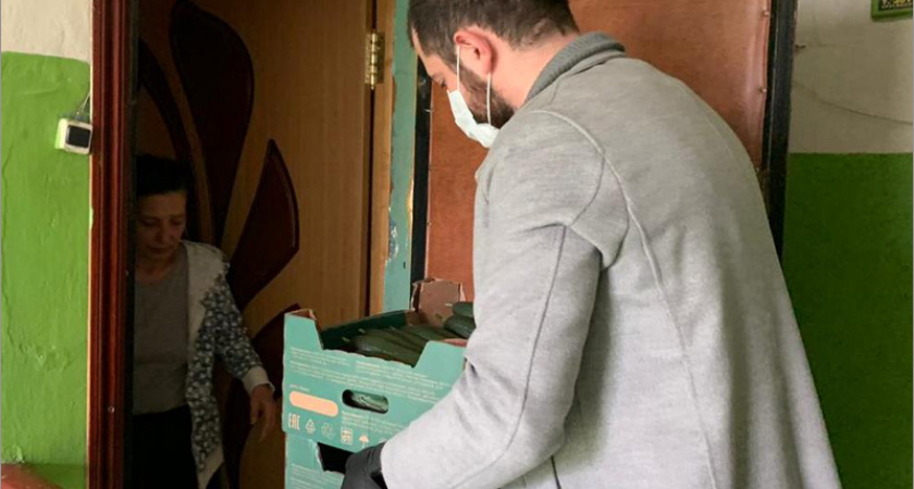 Николай Валуев передал около 2,5 тонн продуктов брянским многодетным и малообеспеченным семьям