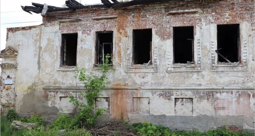 В Клинцах снесут три бывших жилых дома