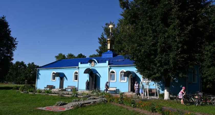 В поселке Комаричи освятили храм в честь Державной иконы Божией Матери