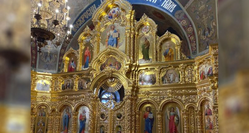 В Никольском храме Карачева установили новый иконостас