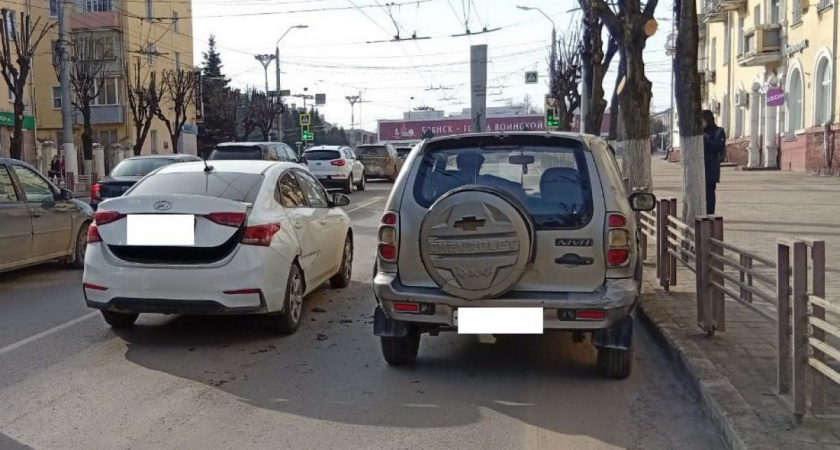 В Брянске 88-летний водитель дважды за день угодил в ДТП. Собственного «производства»
