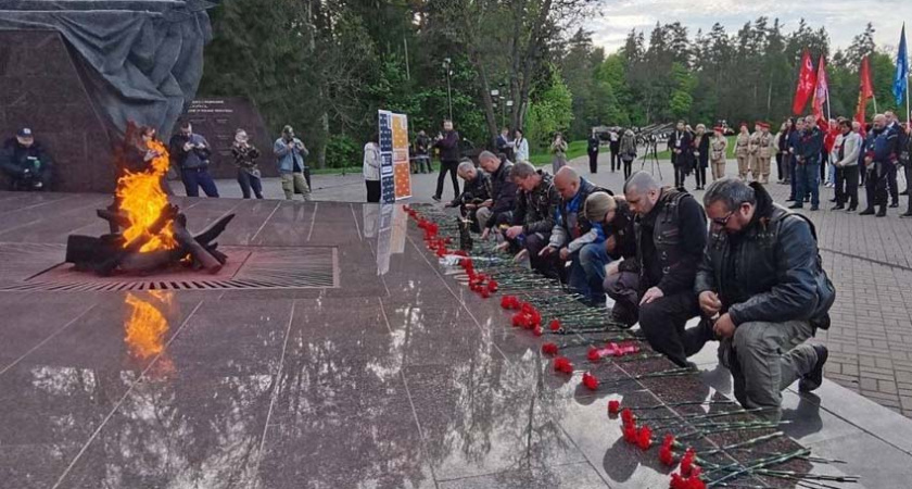 В Брянске заложили сразу две капсулы времени — потомкам 2045 года
