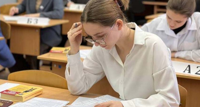 Экзамен по русскому языку написали более 5 тысяч брянских выпускников