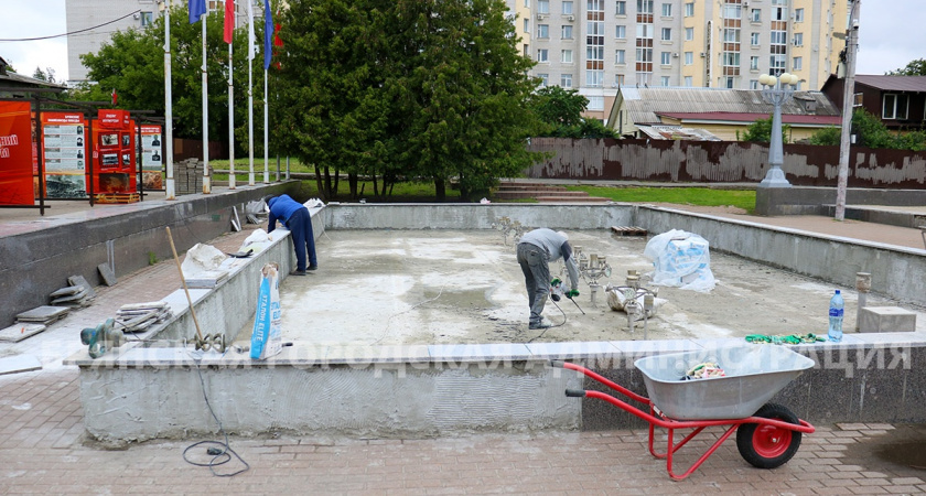Ремонт фонтанов на площади Партизан в Брянске «отодвинули» почти на месяц