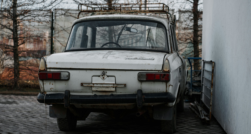 Касается всех, чей автомобиль старше 10 лет: водителей предупредили о крупных штрафах за возраст машины