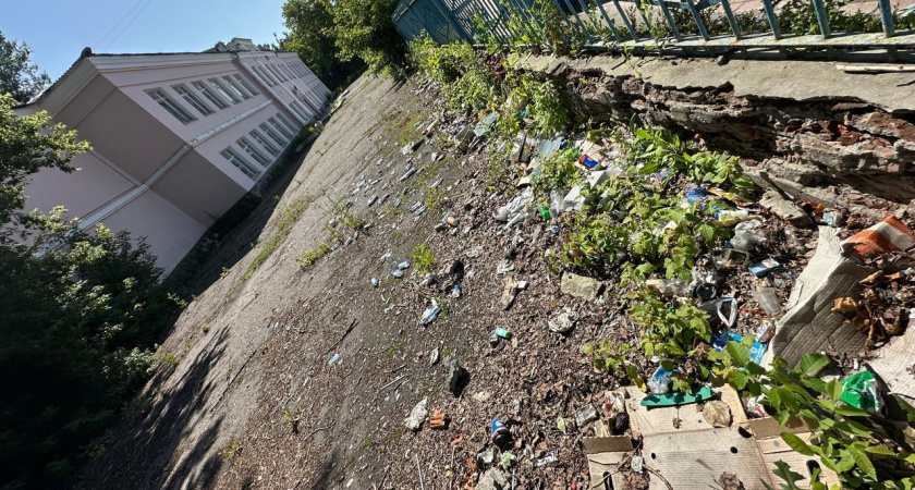 Власти Брянска предъявили Росимуществу за мусор в центре города