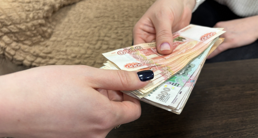 С 10 июля перевод денег друзьям и близким под запретом: что нельзя писать, чтобы не остаться без банковской карты навсегда