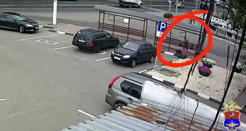 Житель Брянска цинично обокрал беспечного 10-летнего ребёнка