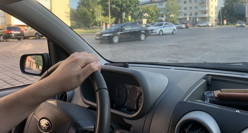 Штраф и лишение СТС: автомобилистов предупредили о том, что очень срочно надо выложить из автомобиля
