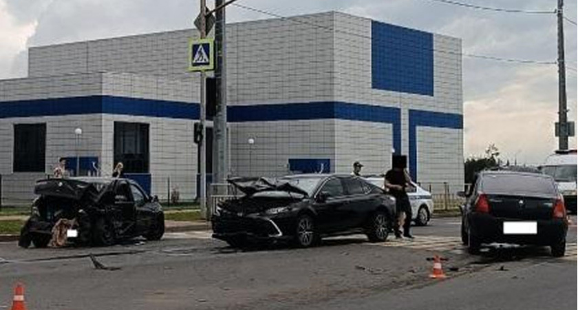 В массовом ДТП на улице Советской в Брянске серьёзно «поломались» пассажиры такси
