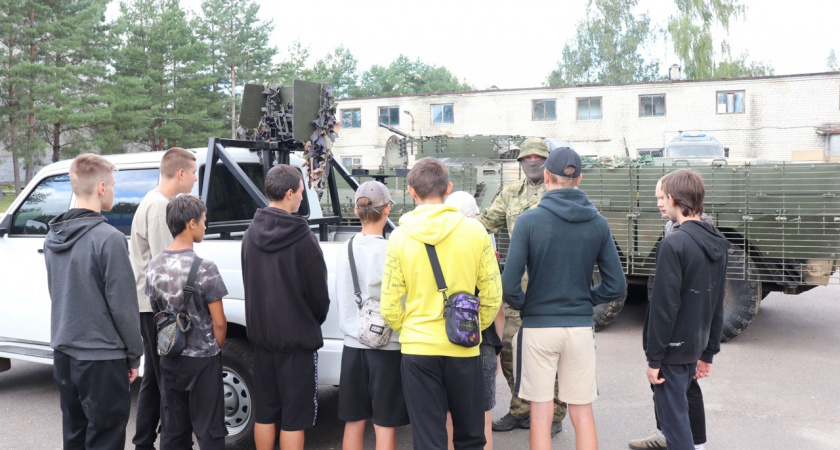 Железнодорожники провели профилактическую акцию для подростков в тренировочном центре ОМОН в Брянске