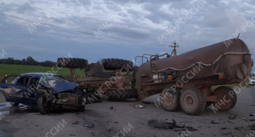 В Брянской области пожарные устранили последствия ДТП