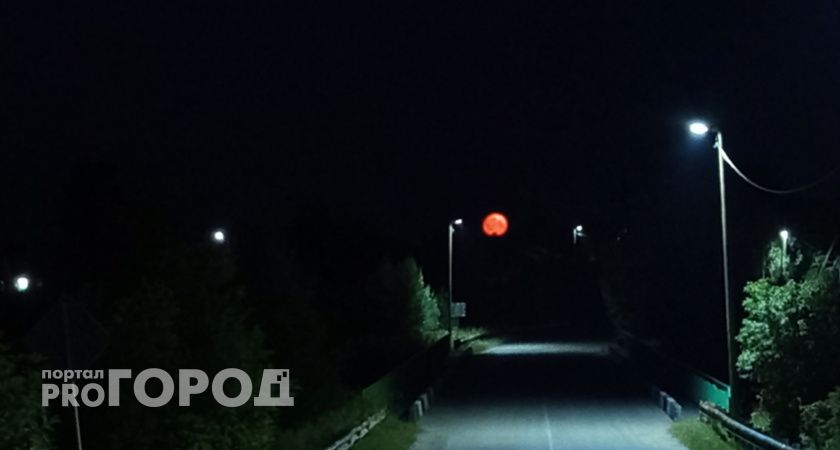 Жители Брянской области смогут увидеть "кровавую луну" и противостояние Сатурна