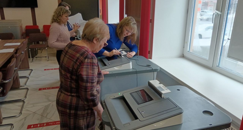 Избирательный марафон стартовал в Брянской области: более тысячи участков открылись для голосования за губернатора и депутатов