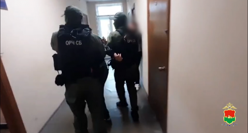 В Брянской области возбуждено уголовное дело против водителя, применившего насилие к инспектору ДПС