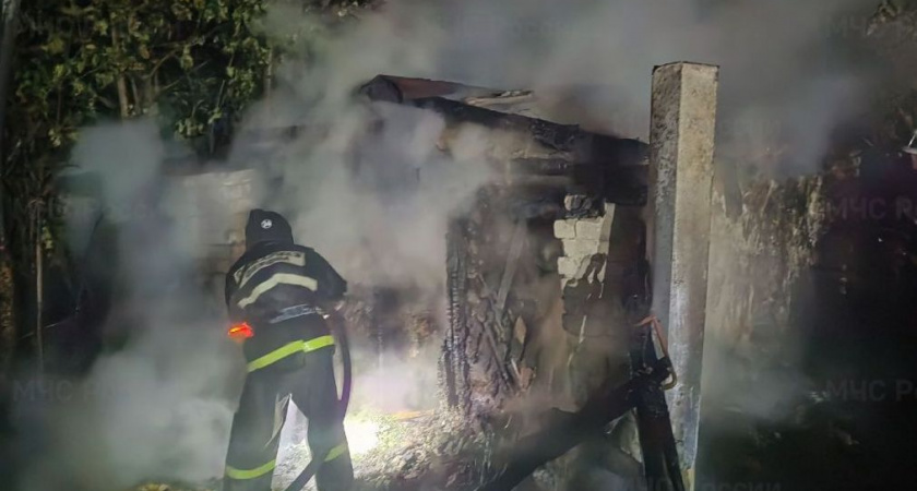 В Брянской области за один день ликвидировали два пожарных происшествия с банями