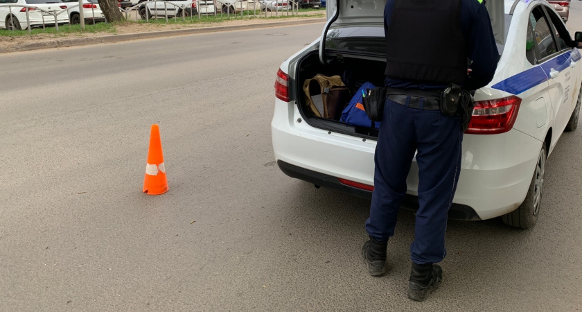 В Брянске "Субару" на высокой скорости врезался в ограждение