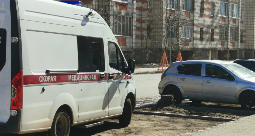 В Брянске водитель Mercedes возместит ущерб станции скорой помощи после ДТП