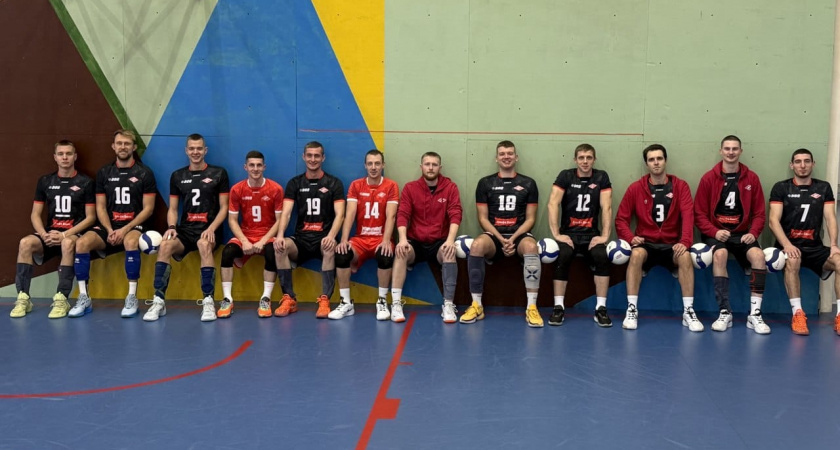 Брянский "Спартак" одержал уверенную победу в первом туре волейбольного чемпионата