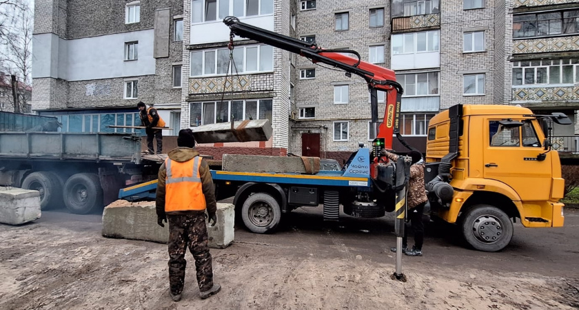 Защита зеленых зон в "Лесных сараях": бетонные блоки остановили автолюбителей