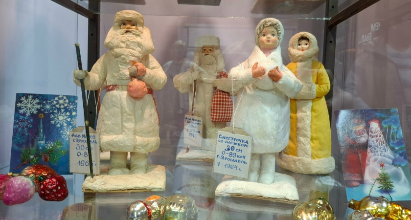 В Брянской области открылась ностальгическая выставка новогодних игрушек