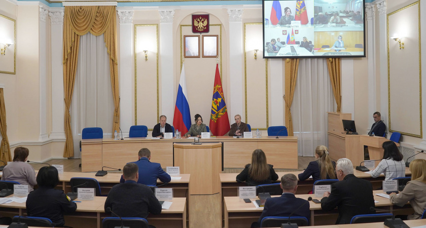 В Брянской области усиливают борьбу с задержками зарплат