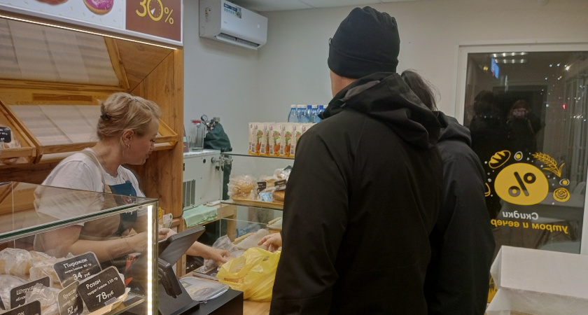 13 слов, которые мы часто слышим в гостях: говорим без ошибок