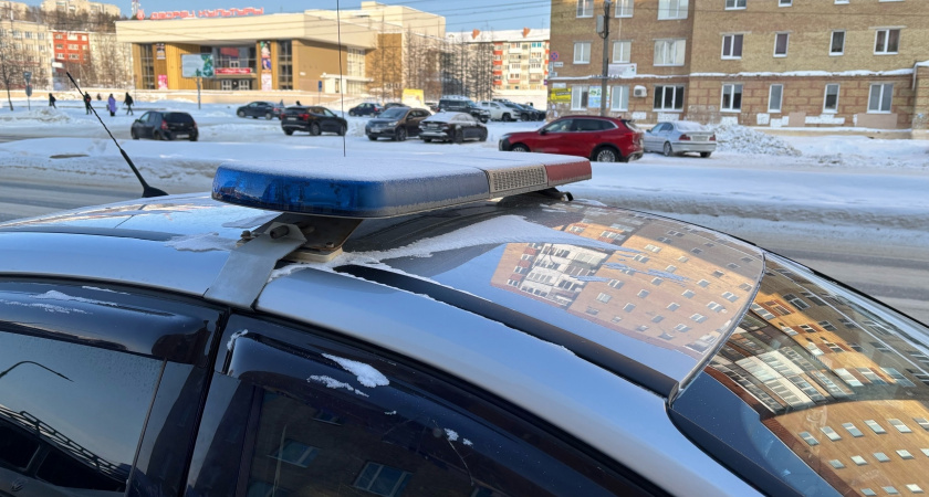 В Брянской области легковушка столкнулась с "КАМАЗом"