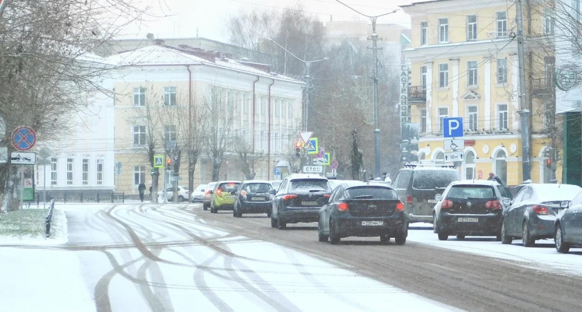 4 вещи, которые нельзя делать водителю сразу после пуска двигателя. Ошибка №3 ломает мотор за один сезон — вы точно это делаете