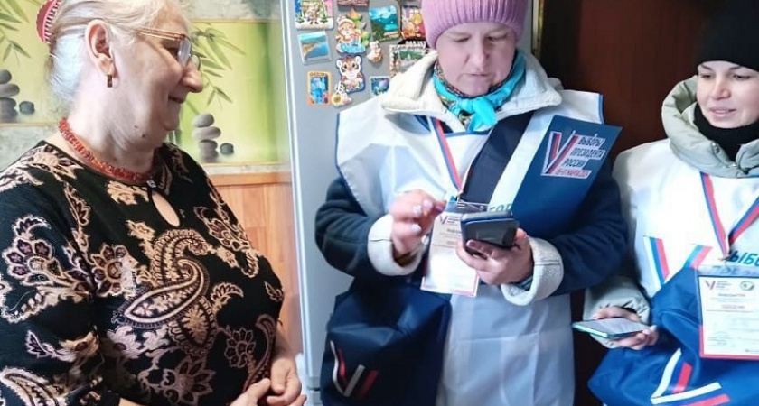 Брянский облизбирком: члены участковых комиссий отправились на «адресное информирование избирателей»