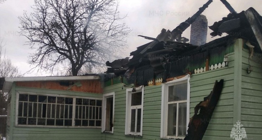 Пожар в Алтухово: горящий дом пожарные тушили два часа