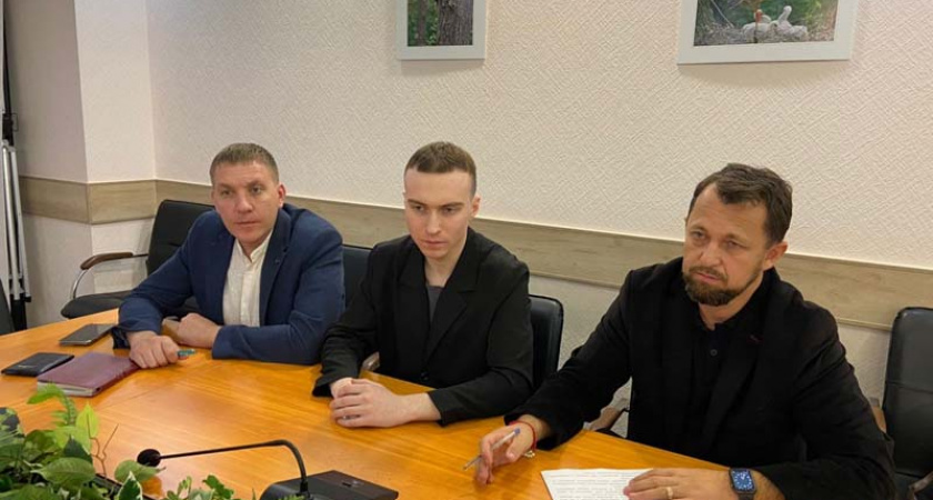 Брянские коммунисты и «Новые люди» подали в избирком списки кандидатов на выборах в облдуму-2024