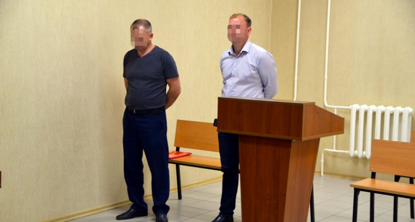 Смягчение нравов: в Брянске двое полицейских получили условные сроки за разглашенние гостайны. Двадцать лет назад за это посадили Антошина