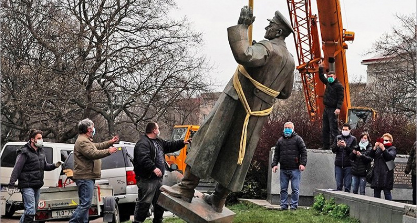Чехия — линия фронта новой холодной войны. Благодаря короткой памяти