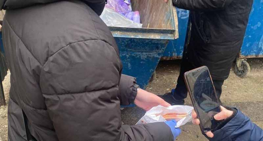 Юный домушник из Брянска через открытое окно стащил у пенсионера полмиллиона рублей