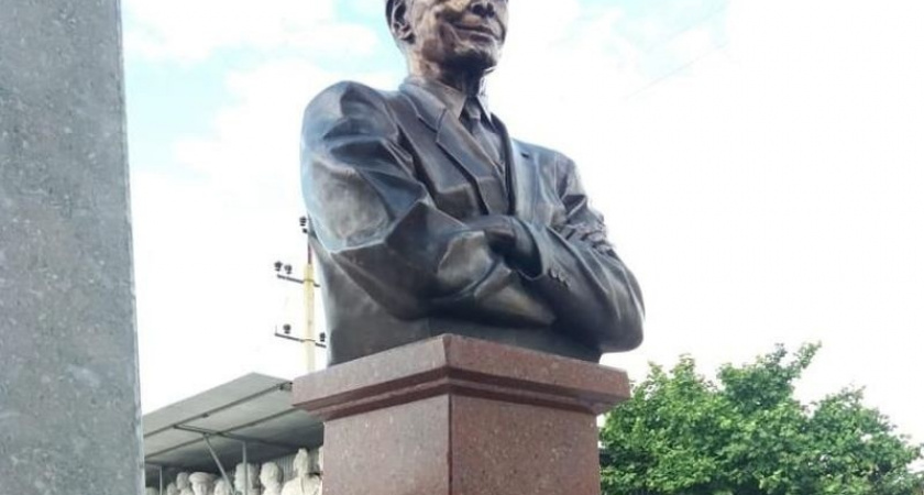 Торжественное открытие бюста Василию Лановому в Клинцах намечено на 23 июня