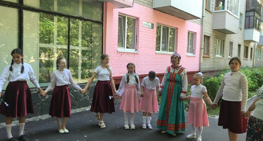 Брянская детская библиотека отпраздновала День семьи, любви и верности