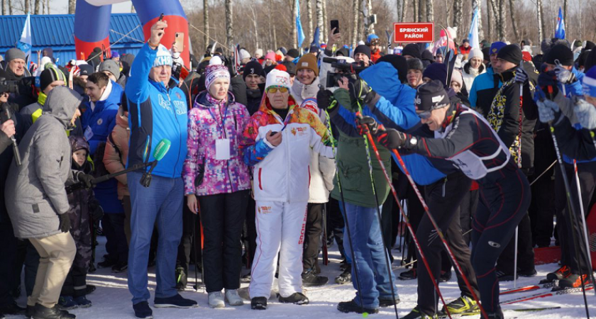«Лыжня России 2024» собрала в Брянске на трассе в 10-м микрорайоне больше полутора тысяч спортсменов от трёх до 86 лет