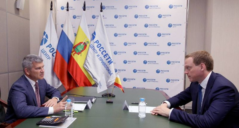 Игорь Маковский и Павел Малков наградили сотрудников «Россети Центр» и «Россети Центр и Приволжье»