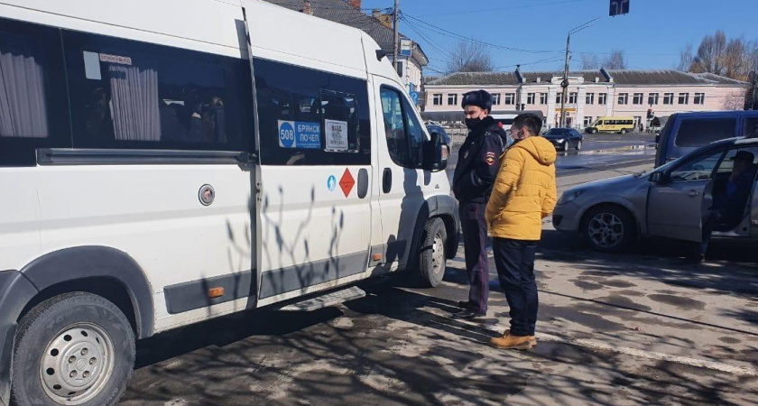 В городском транспорте Брянска устроили «облаву на безмасочников». Попались семеро