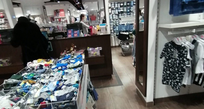 В Брянске безмасочников нашли в «Кренделе» и в «Дельфине»
