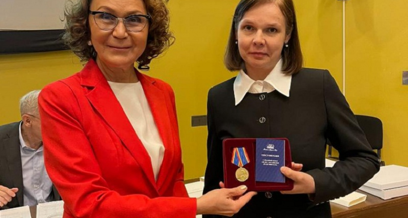 Профессор брянского вуза за научные заслуги награждена юбилейной медалью «300 лет РАН»