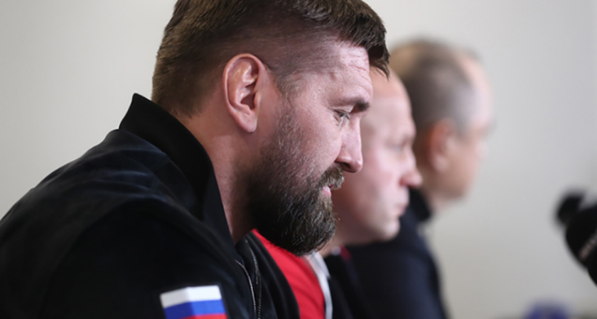 Виталию Минакову предложили вернуться в октагон в RCC против Вагаба Вагабова