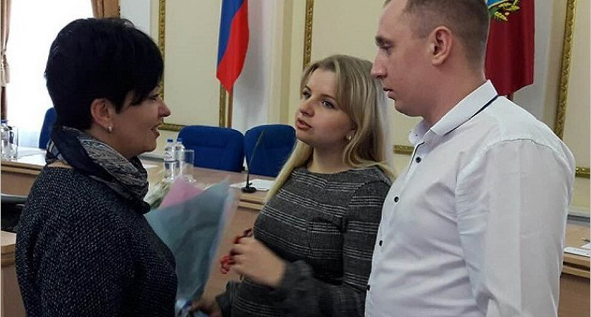 Более полутора десятков брянских сирот получили ключи от собственных квартир