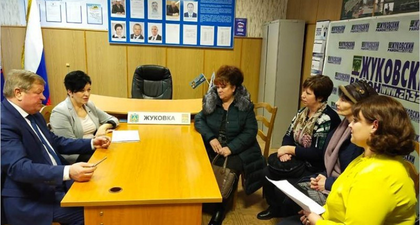 Валентина Миронова привезла ответы по горячему питанию в Жуковский район
